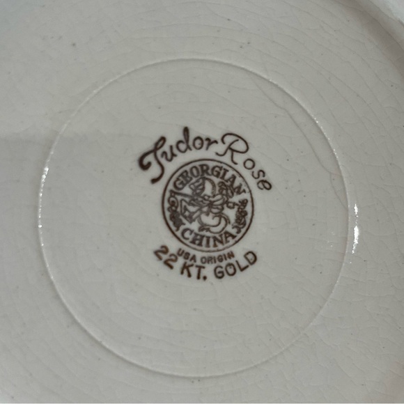 Vintage Tudor Rose 22 kt bread and butter plate - Picture 2 of 2